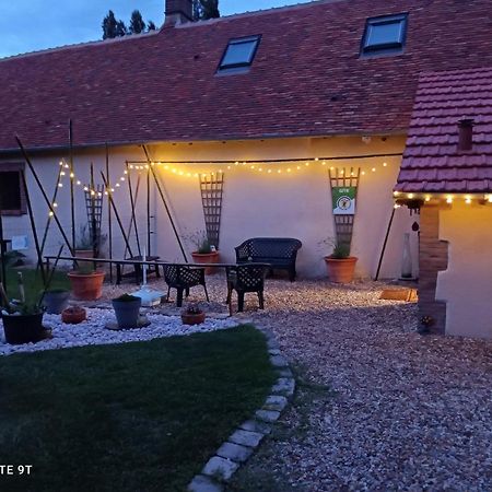Villa classé 1h30 Paris jusqu'à 6 personnes SPA intérieur et extérieur pleine campagne Ladon Esterno foto