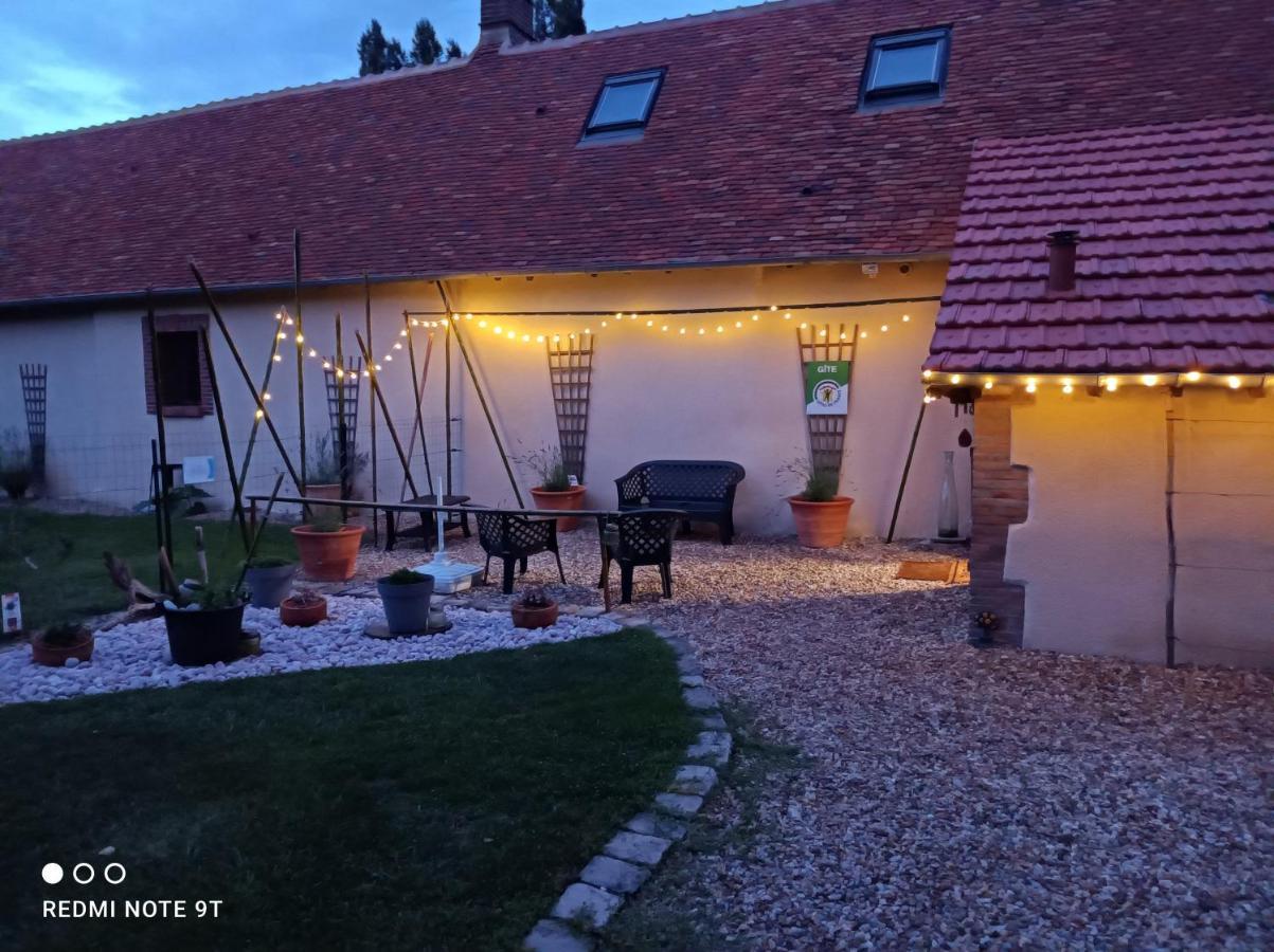 Villa classé 1h30 Paris jusqu'à 6 personnes SPA intérieur et extérieur pleine campagne Ladon Esterno foto